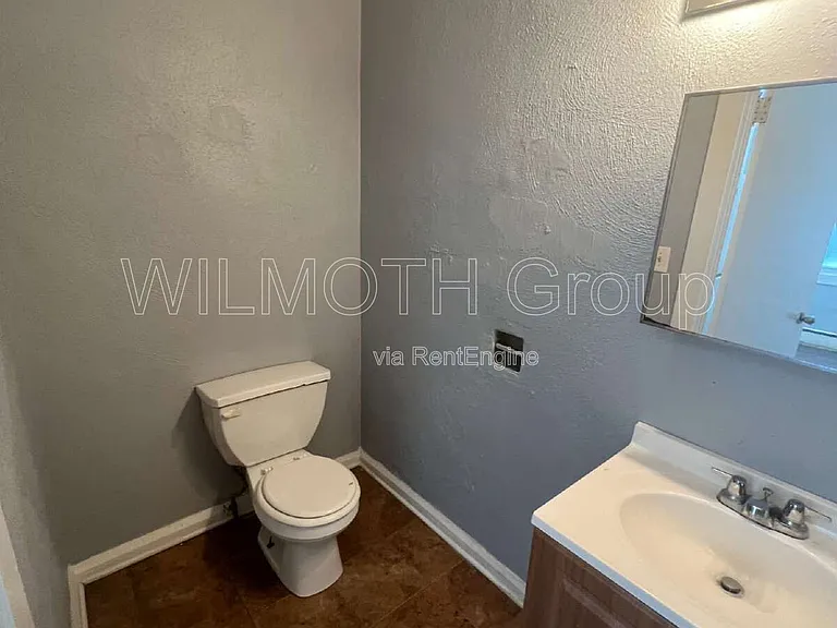 201 E Pike St — Photo 8