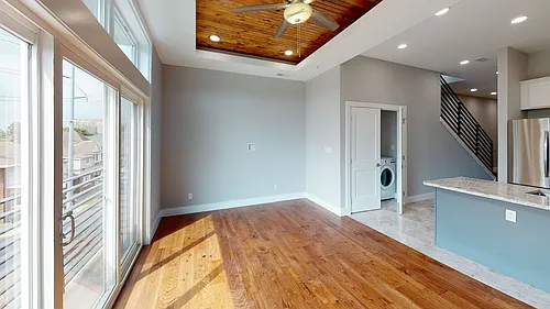 1117 Laurel Ave #302 Photo 1