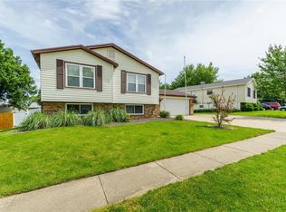 8 Sunny Hill Blvd, Saint Peters, MO 63376