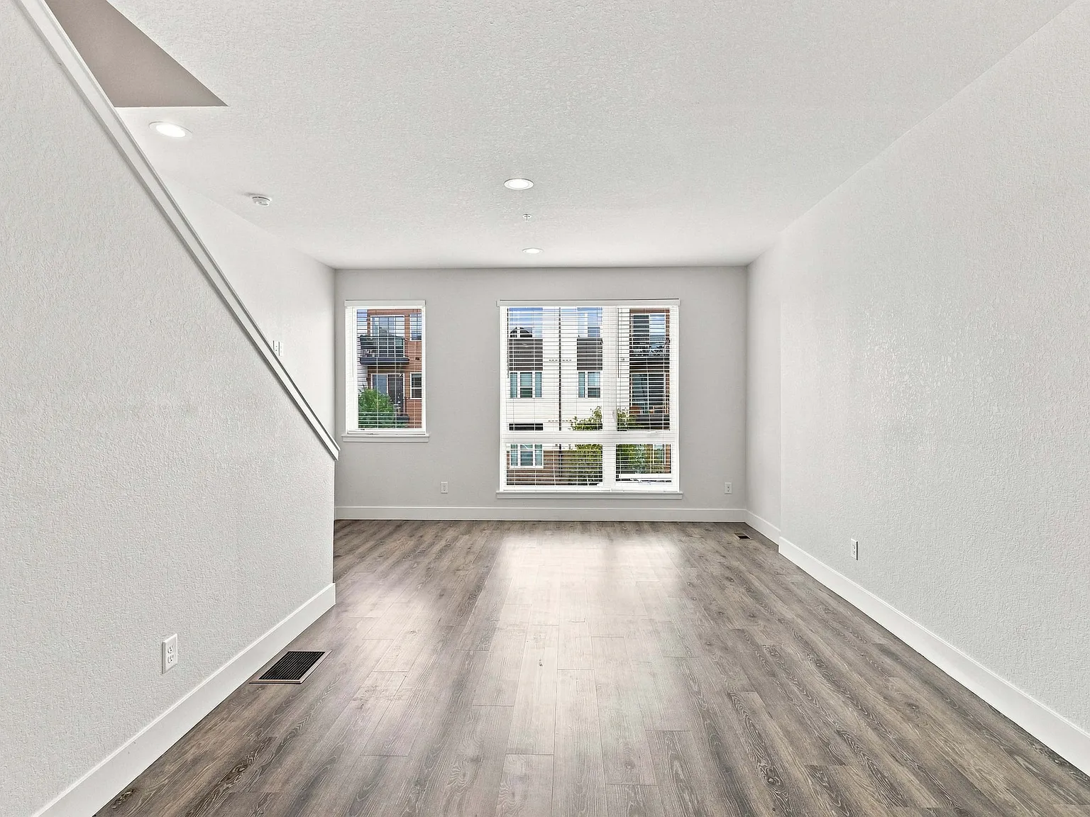 2 bed, 2.5 bath, 1461 sqft, $3,000 — Photo 4