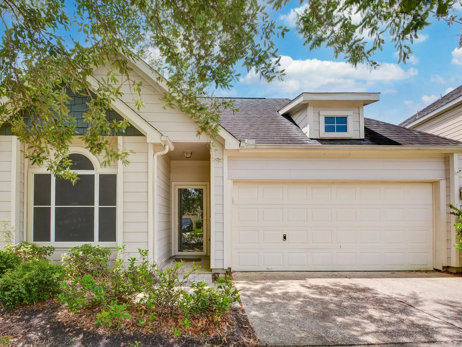 12914 Redbud Shores Ln — Photo 2