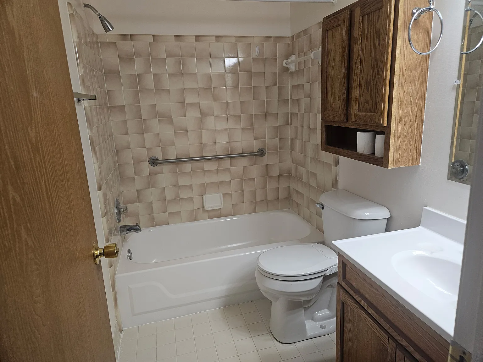 2 bed, 808 sqft, $1,400 — Photo 4