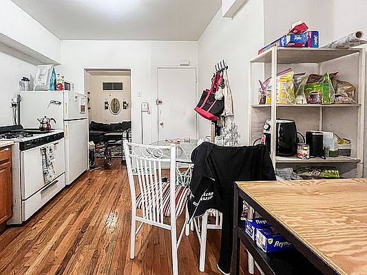 2nd image of 248 Stagg St #2C