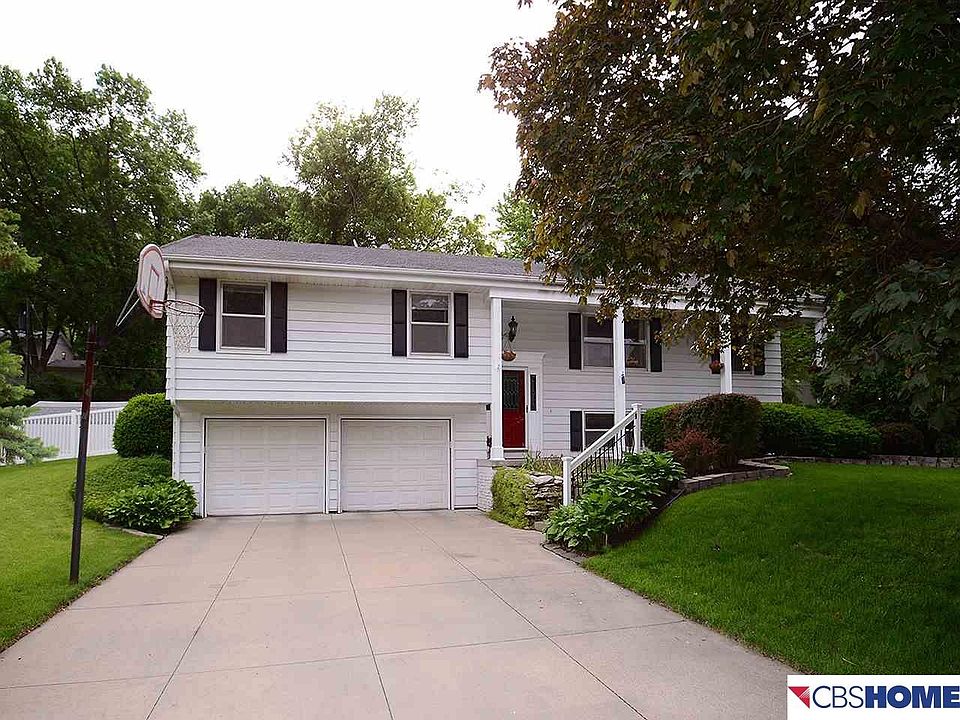 1st image of 3647 S 102nd St
