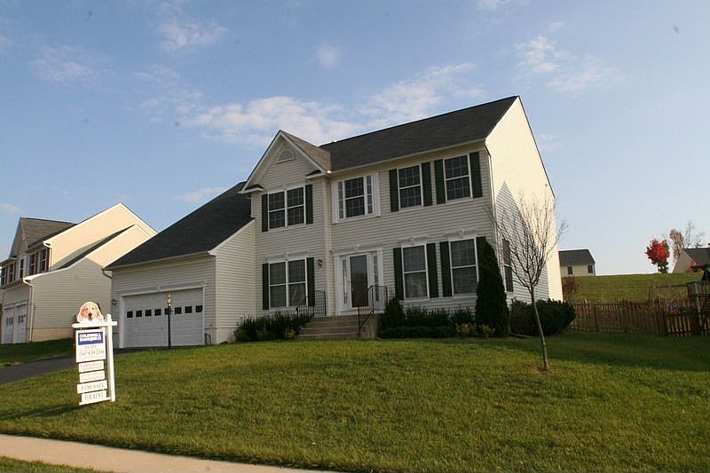 1st image of 19 Rollingside Dr