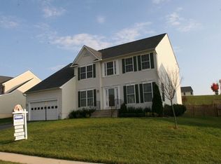 19 Rollingside Dr, Fredericksburg, VA 22406