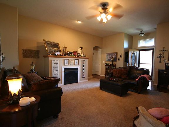 3rd image of 214 Sparrow Ln