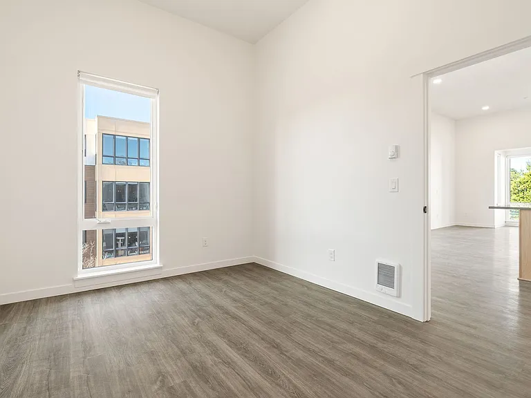 2515 SE 30th Ave — Photo 9