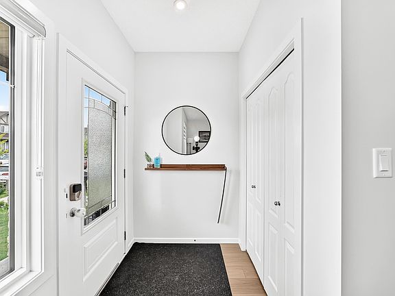 4th image of 5233 22nd Ave SW