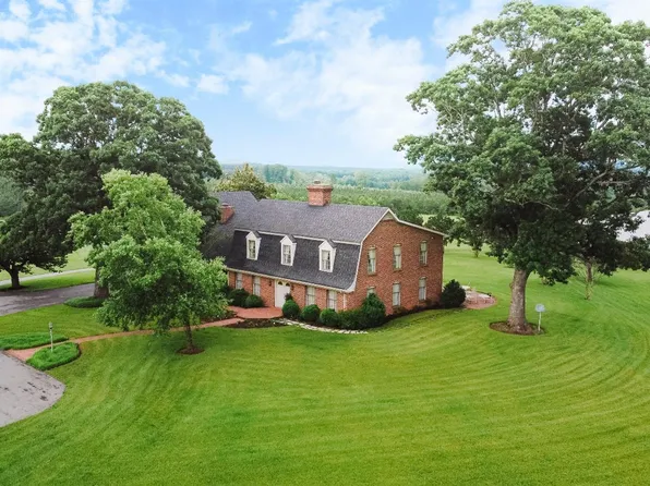 2412 James River Rd, Gladstone, VA 24553