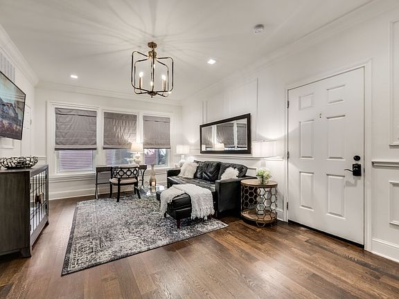 5th image of 4903 Worth St APT 3