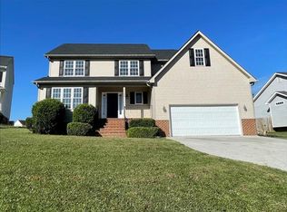 106 Bluffs Ct, Colonial Heights, VA 23834