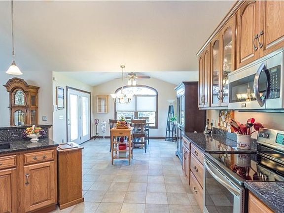 5th image of 103 Hazel Hollow Ct