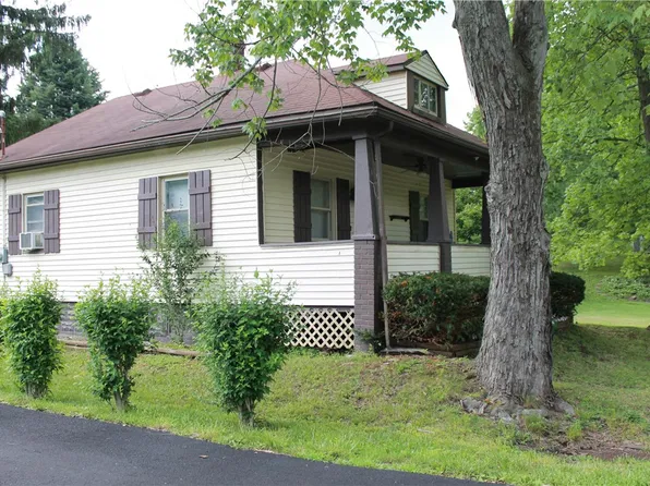 344 Mecklem Ln, Ellwood City, PA 16117