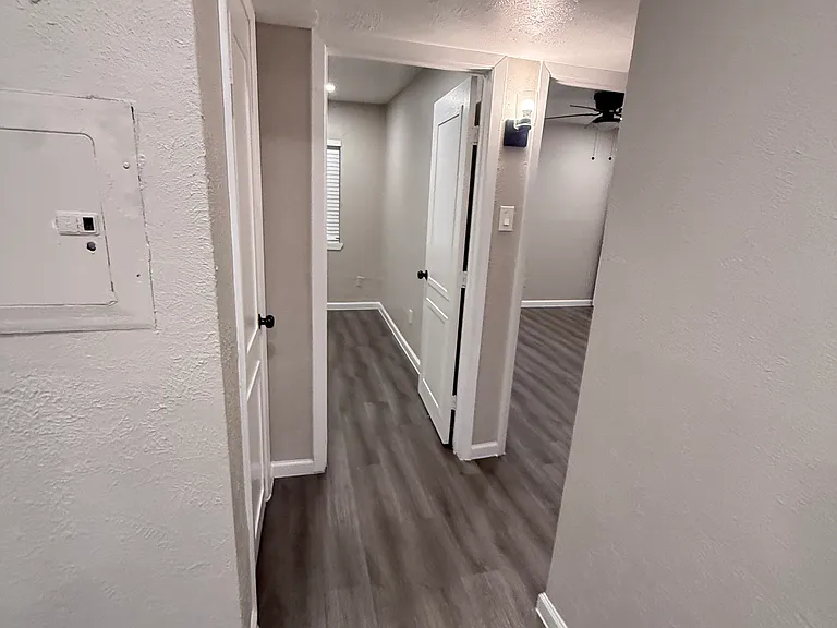 2752 E Ledbetter Dr #1 — Photo 2