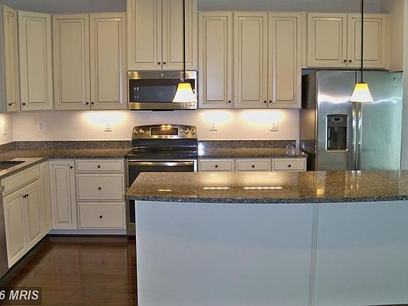 4th image of 25 Norwood Dr