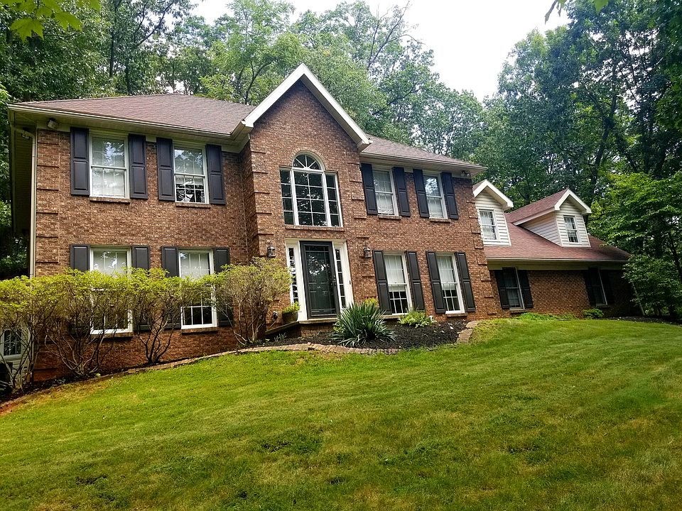 1st image of 18 Brentwood Dr