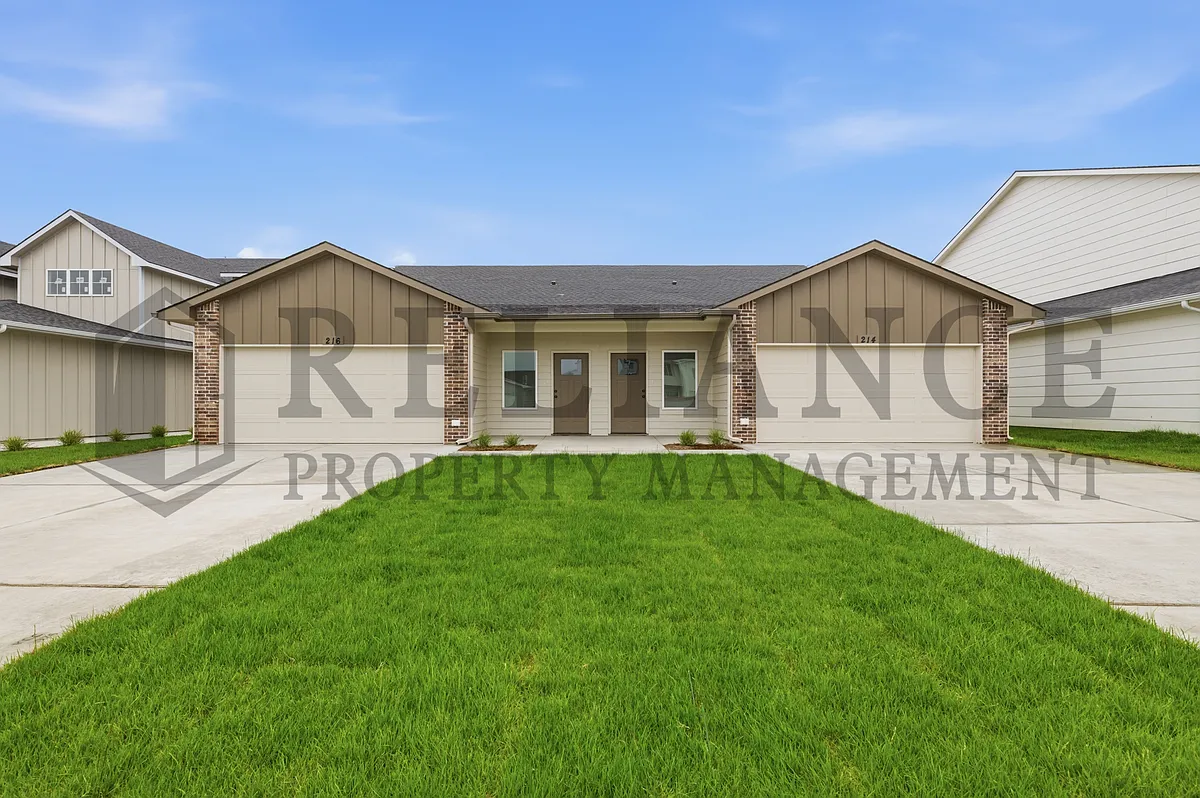 Building Photo - 216 N Gowen St