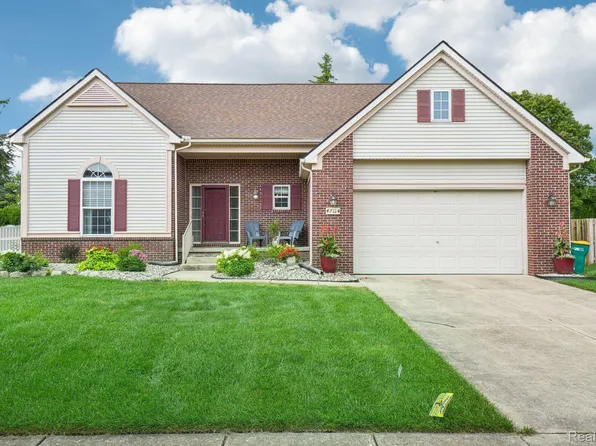 47114 Harbour Pointe Ct, Van Buren Township, MI 48111