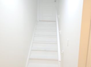 16 Meadowcrest Ln #BASEMENT, Brampton, ON L7A0T8