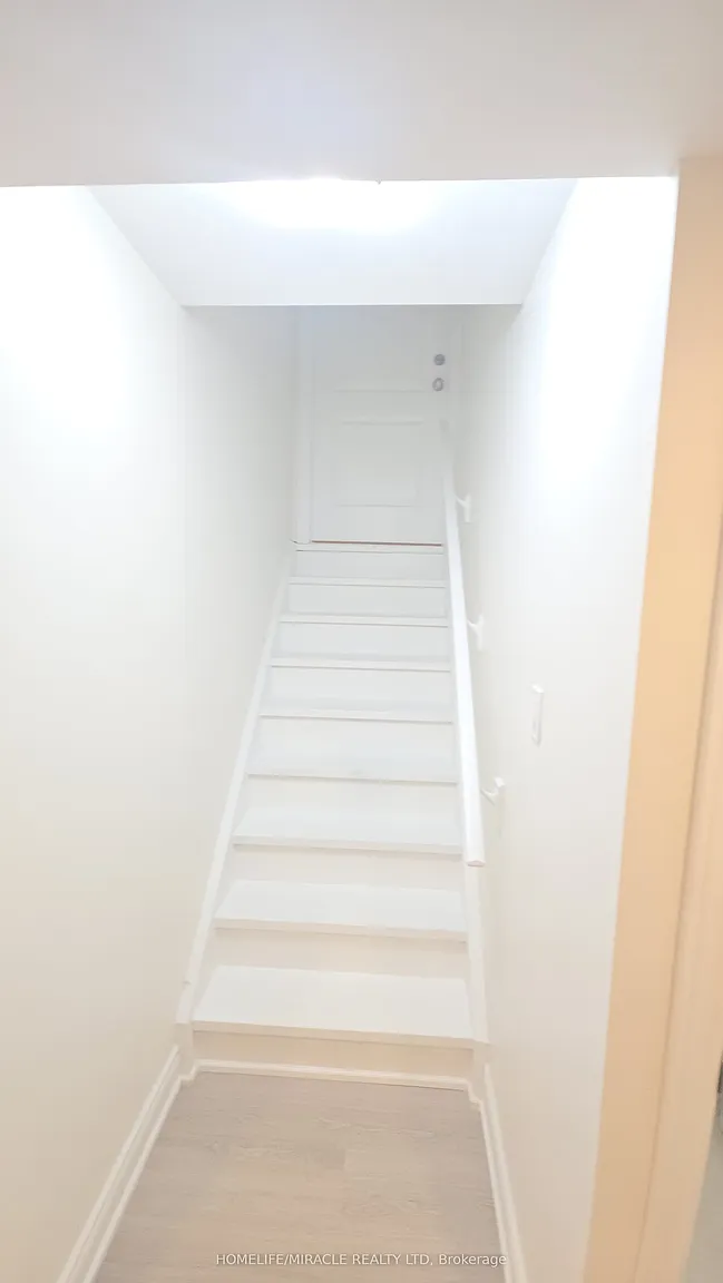 16 Meadowcrest Ln #Basement photo 1
