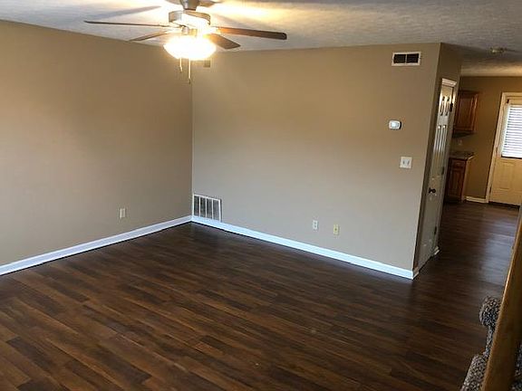 2nd image of 578 Lost Cir APT C