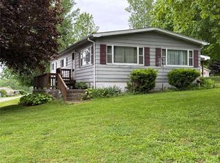 210 George St, North East, PA 16428