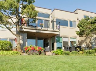 6120 S Riverpoint Ln, Portland, OR 97239