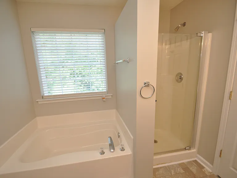 117 Tiverton Woods Dr — Photo 33