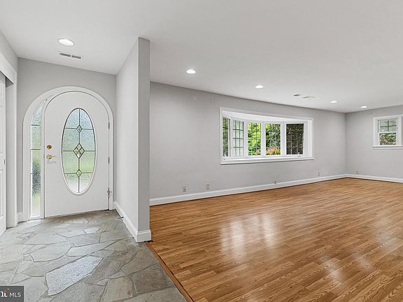 3rd image of 17734 Norwood Rd