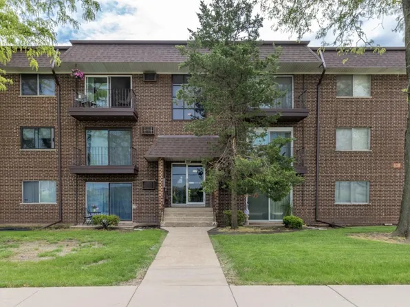 245 Mill Rd #11-C, Addison, IL 60101