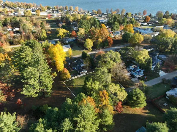 L-152 154 Elm St, Houghton Lake, MI 48629