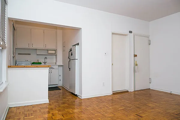 Rented by Nooklyn NYC LLC | media 9