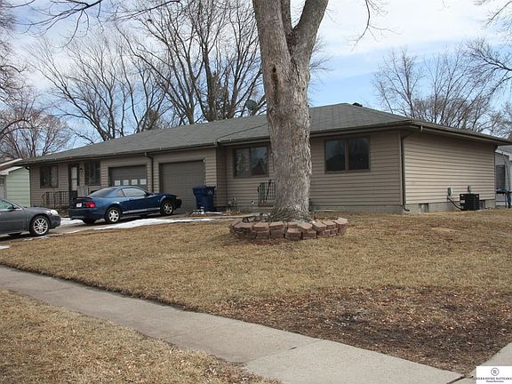 2nd image of 1445-1447 W Dakota St