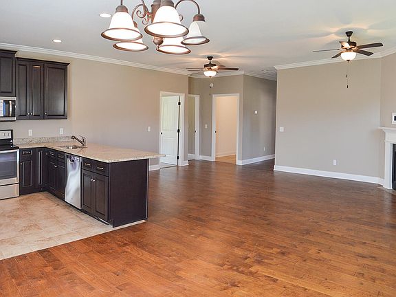 3rd image of 1600 Orchard Pl