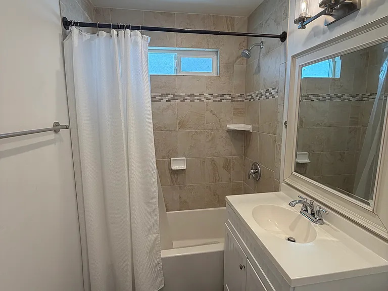 6556 Comly St — Photo 11