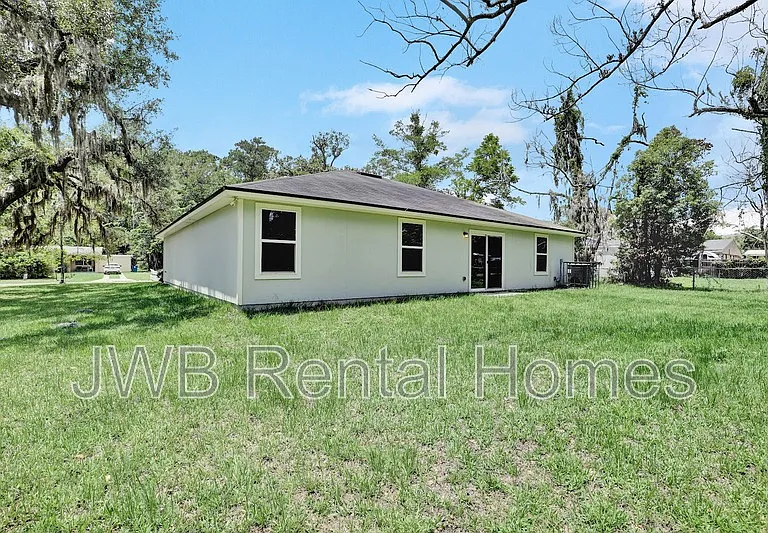 10351 Pinehurst Dr — Photo 17
