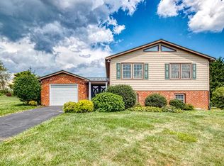 1260 Crest View Dr, Wytheville, VA