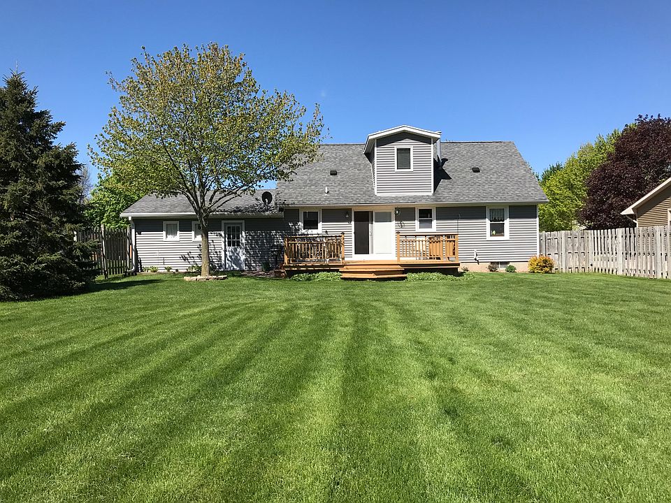 2nd image of 750 Cross St