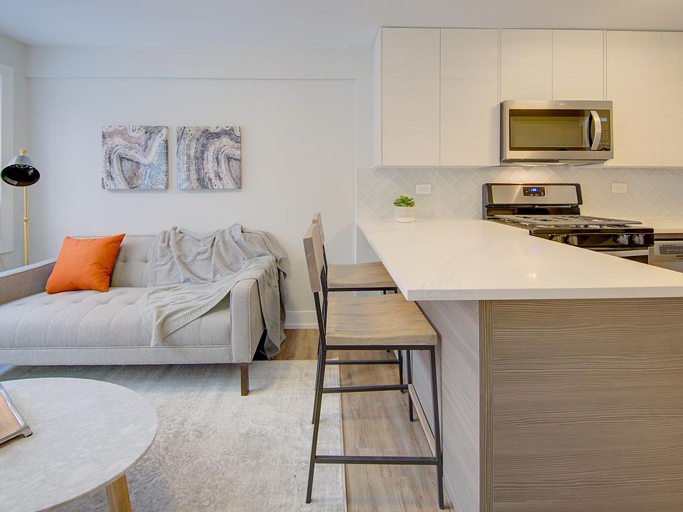 1st image of 5956 N Winthrop Ave APT 3E