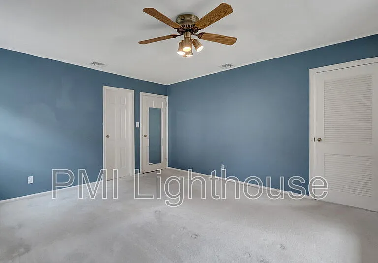 37 Margaret Blvd — Photo 29