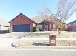 16800 La Paloma Ln, Edmond, OK 73012