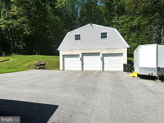 2nd image of 1014 N Bailey Rd