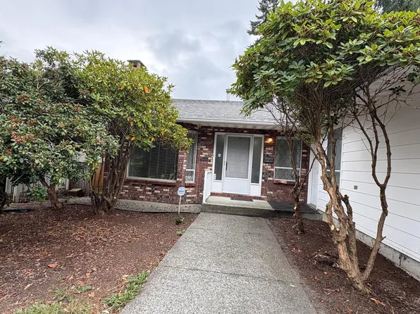 657 Poirier St, Coquitlam, BC V3J 7M5