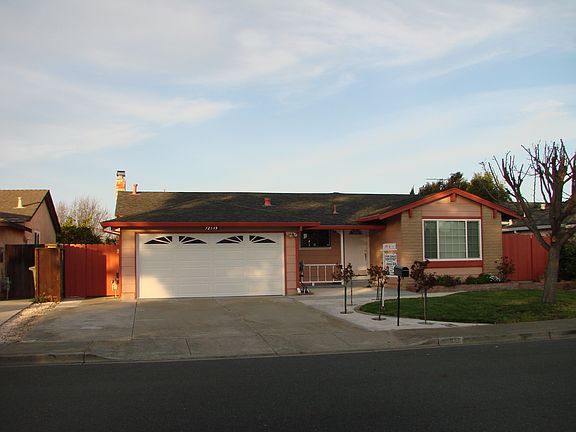 2nd image of 32535 Karen Ct