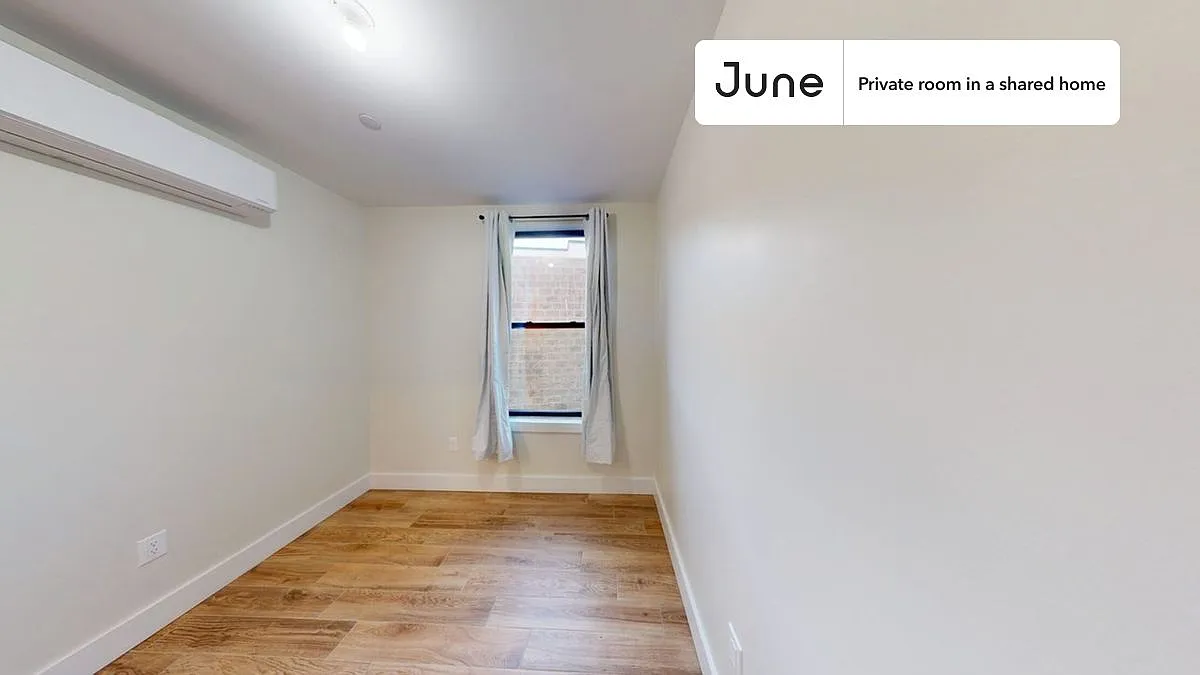 Full bedroom in 3 bed/2 bath home in Crown Heights #1833 A — Photo 2