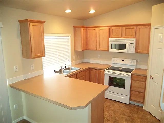 Building Photo - 16866 Bayou Way