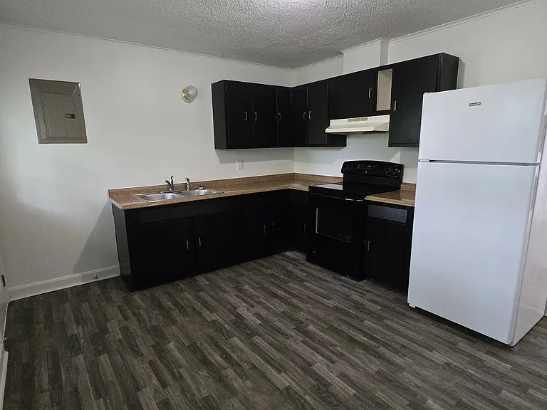 3620 Clemmons Rd #12 — Photo 4