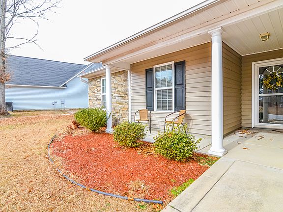 4th image of 1106 Legend Creek Dr