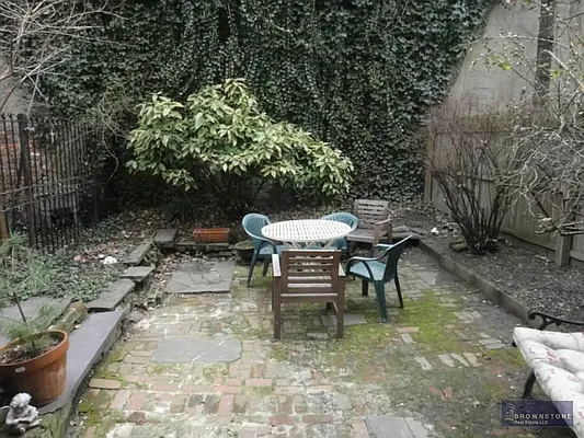 Rented by Brownstone Real Estate | media 2